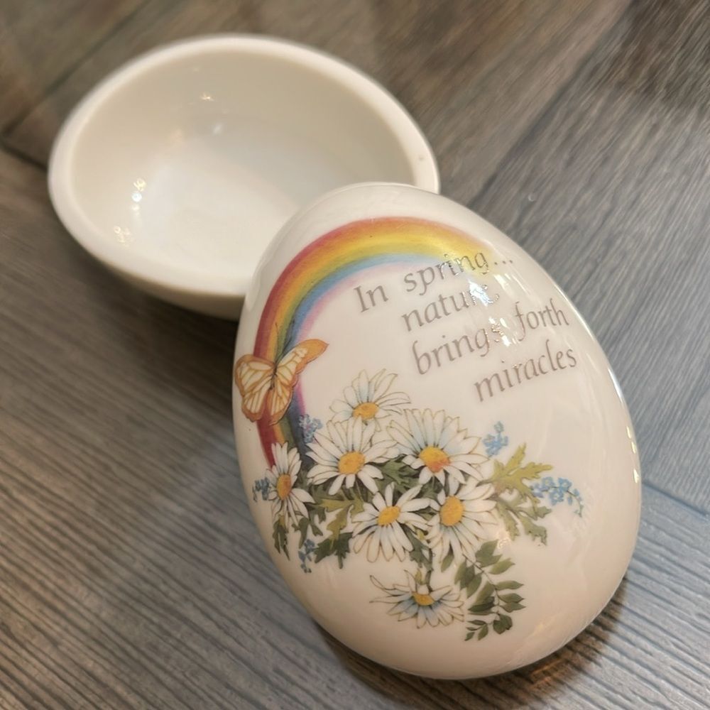 1980 Designers Collection Butterfly & Rainbow Design Egg-Shaped Trinket Box - Picture 2 of 16